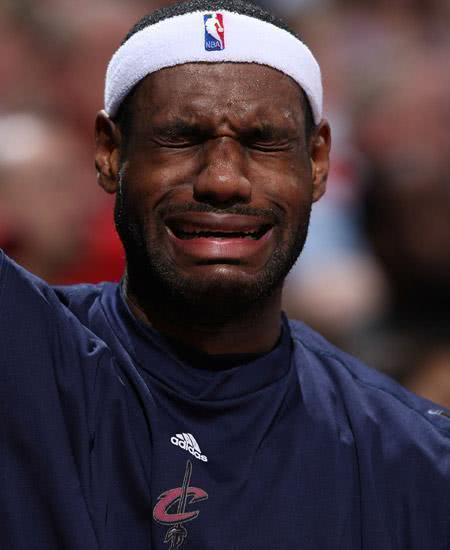 詹姆斯哭泣的表情是如何产生的?还是因为当年太过张扬