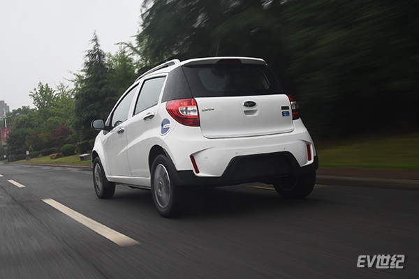 全面"武装" 试驾江淮新能源iev6e运动版