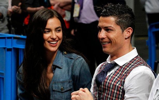 秀恩爱!c罗晒与女友乔治娜度假合照