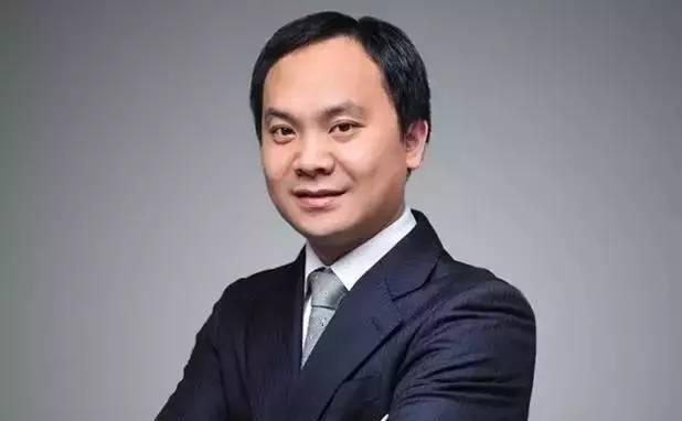 韩坤热爱自由,对新事物非常敏锐并且渴望独当一面,加上在大公司的发展