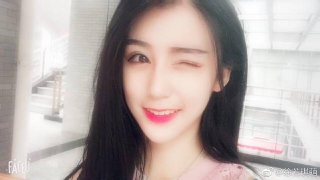 鲁能看台最美球迷回应走红,美貌与才华并存挚爱c罗