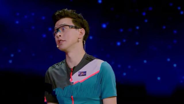 陈鲲羽首次抢答竟失误,这让旁边的韦坤杰松了一口气,真是冲动啊