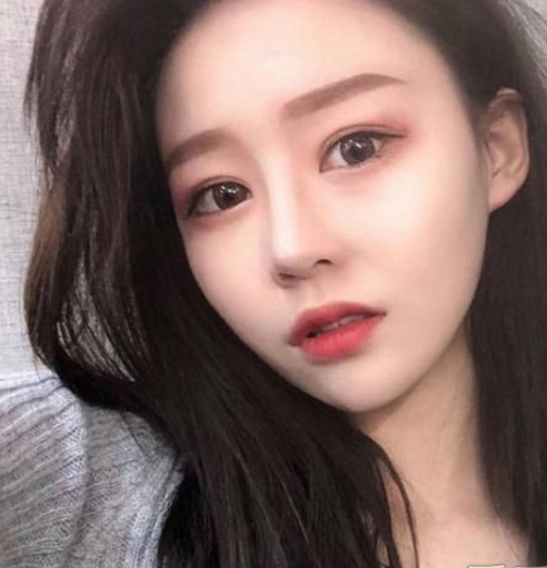 "停车场女神温婉"换风格出镜,看到这张照片网友为什么都取关?