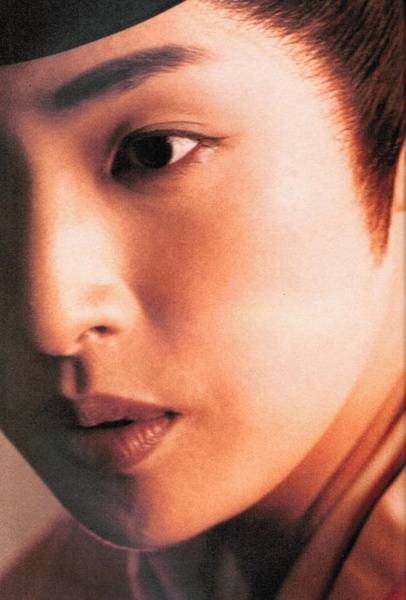 2011年电影源氏物语中天海佑希扮演的光源氏简直分分钟要把人掰弯