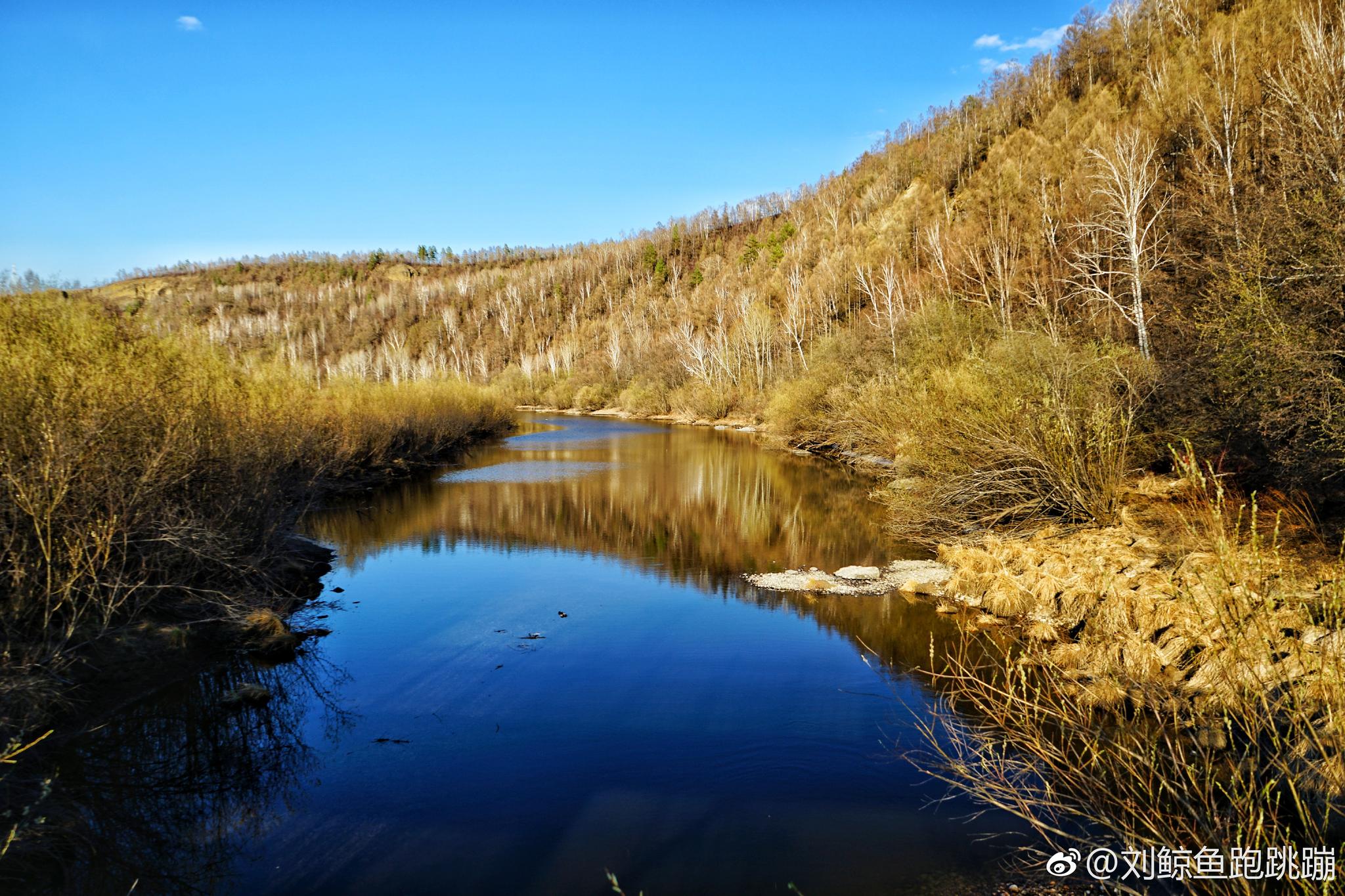 阿穆尔河与黑龙江合流之处,在呼玛尔窝集山正北,阿穆尔山西北