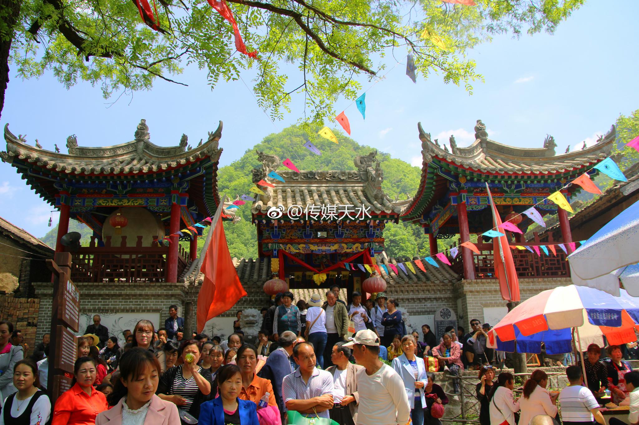 山不在高,有仙则名,石门庙会祈福,心诚则灵.