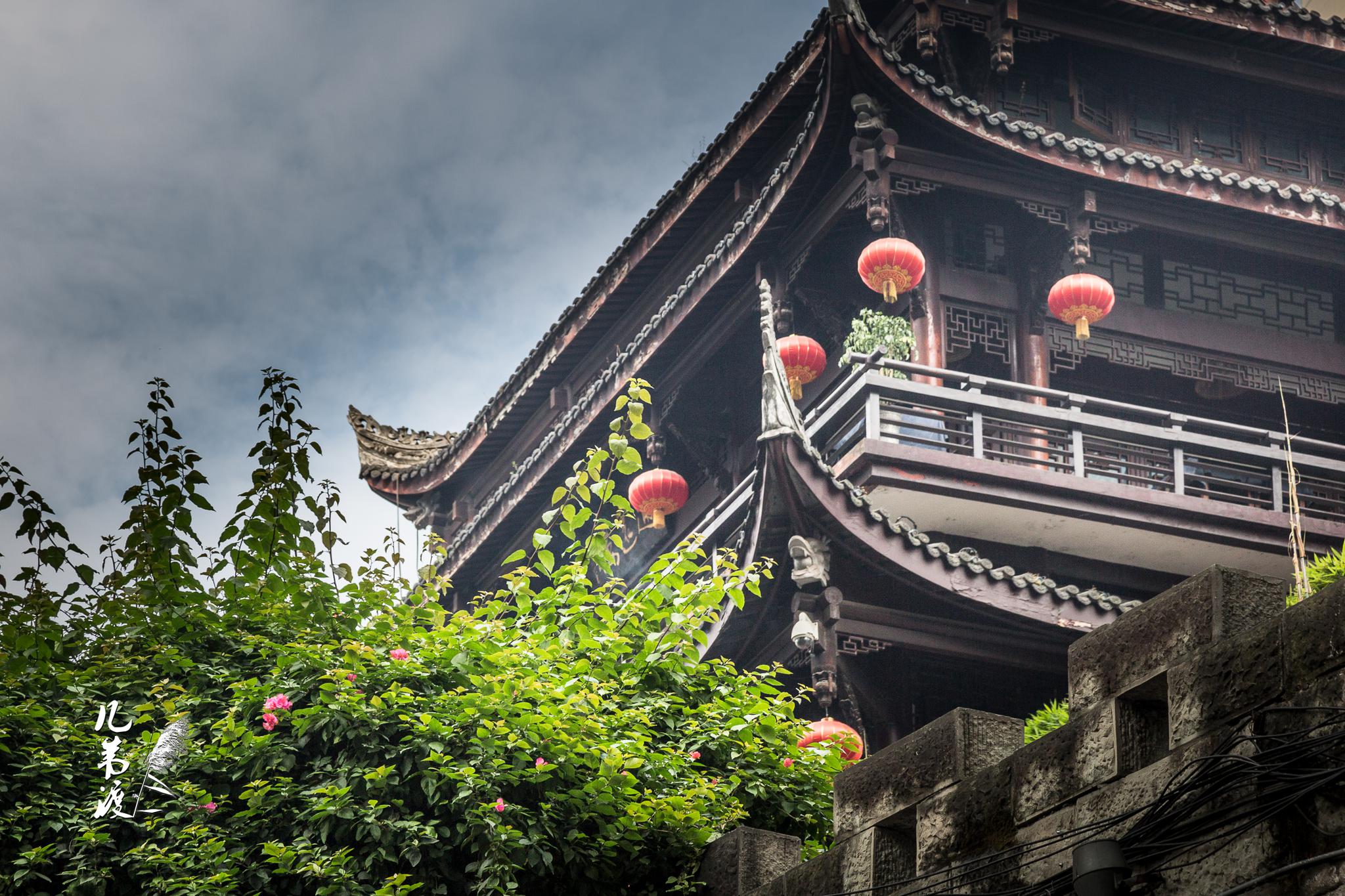 重庆古城墙原为明初所建,有十七座城门,清代康熙年间补筑|城门|通远门