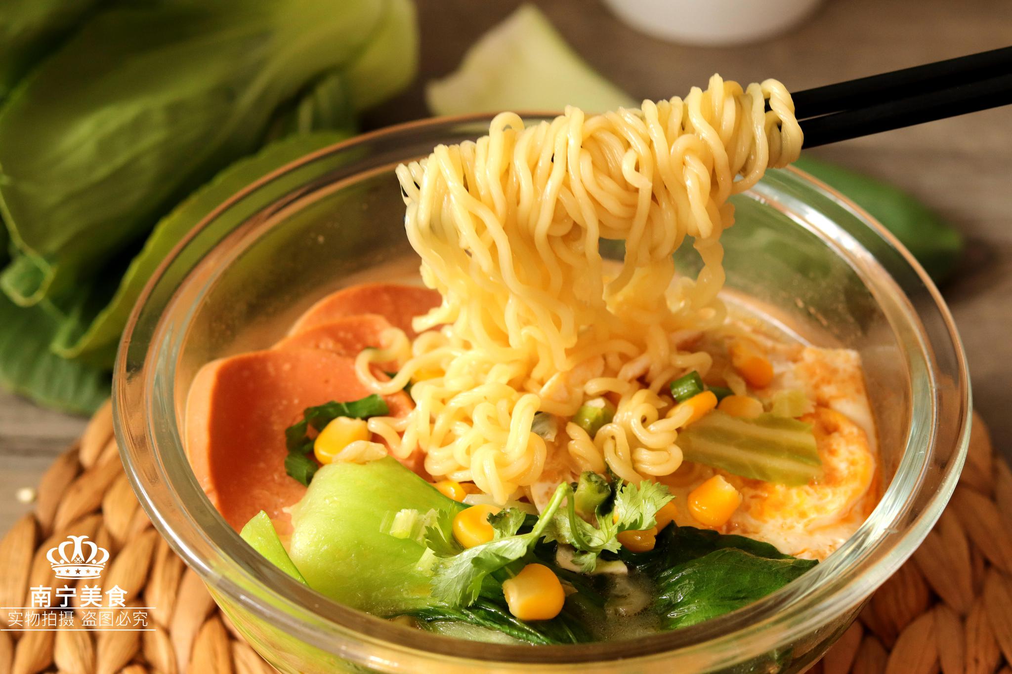 方便面最美味做法,简单易做营养健康,保证你吃一次就上瘾一辈子