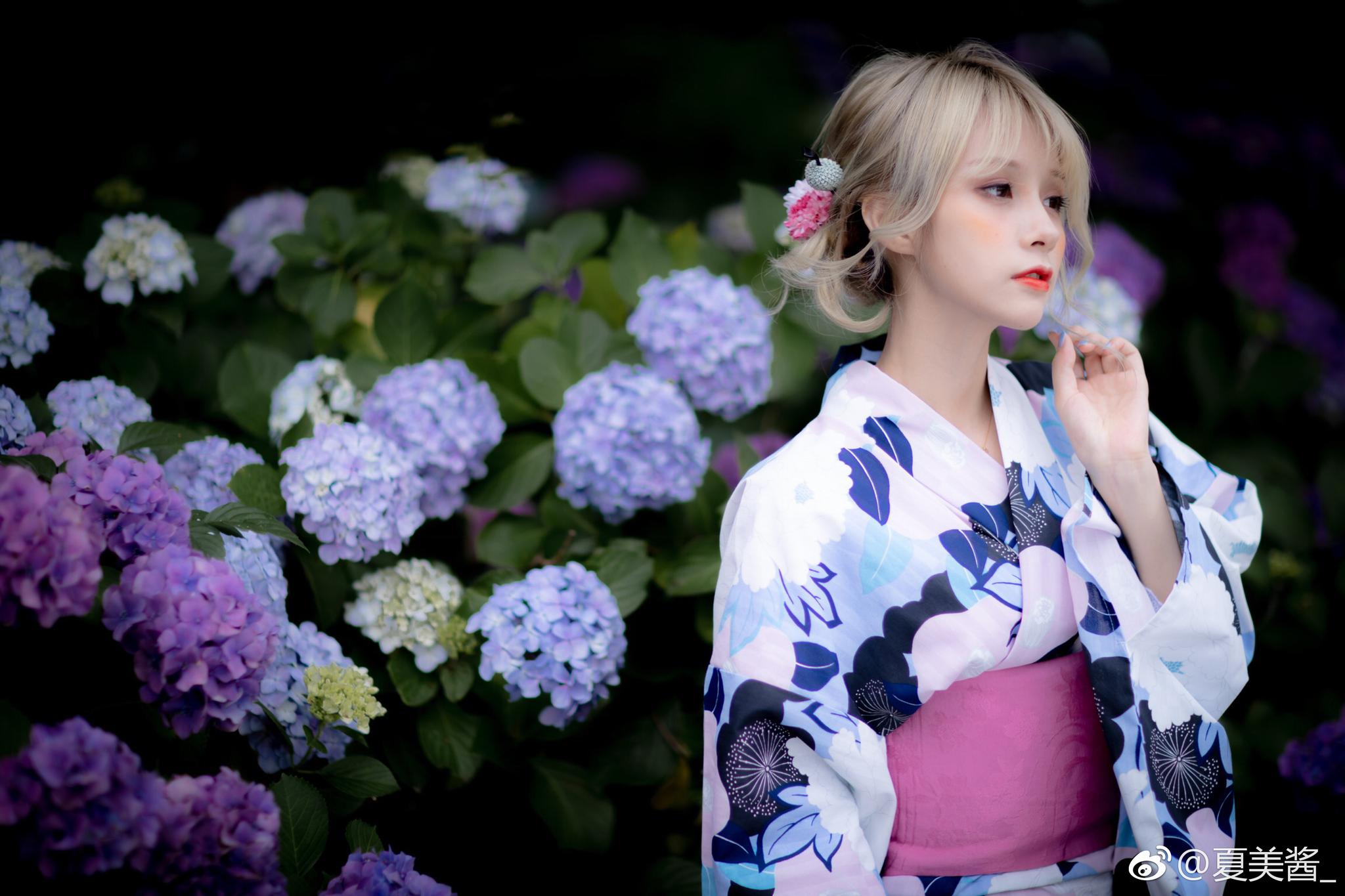 在镰仓赏花拍的一组浴衣 橘里橘气的妆非常显白了 ꌂ