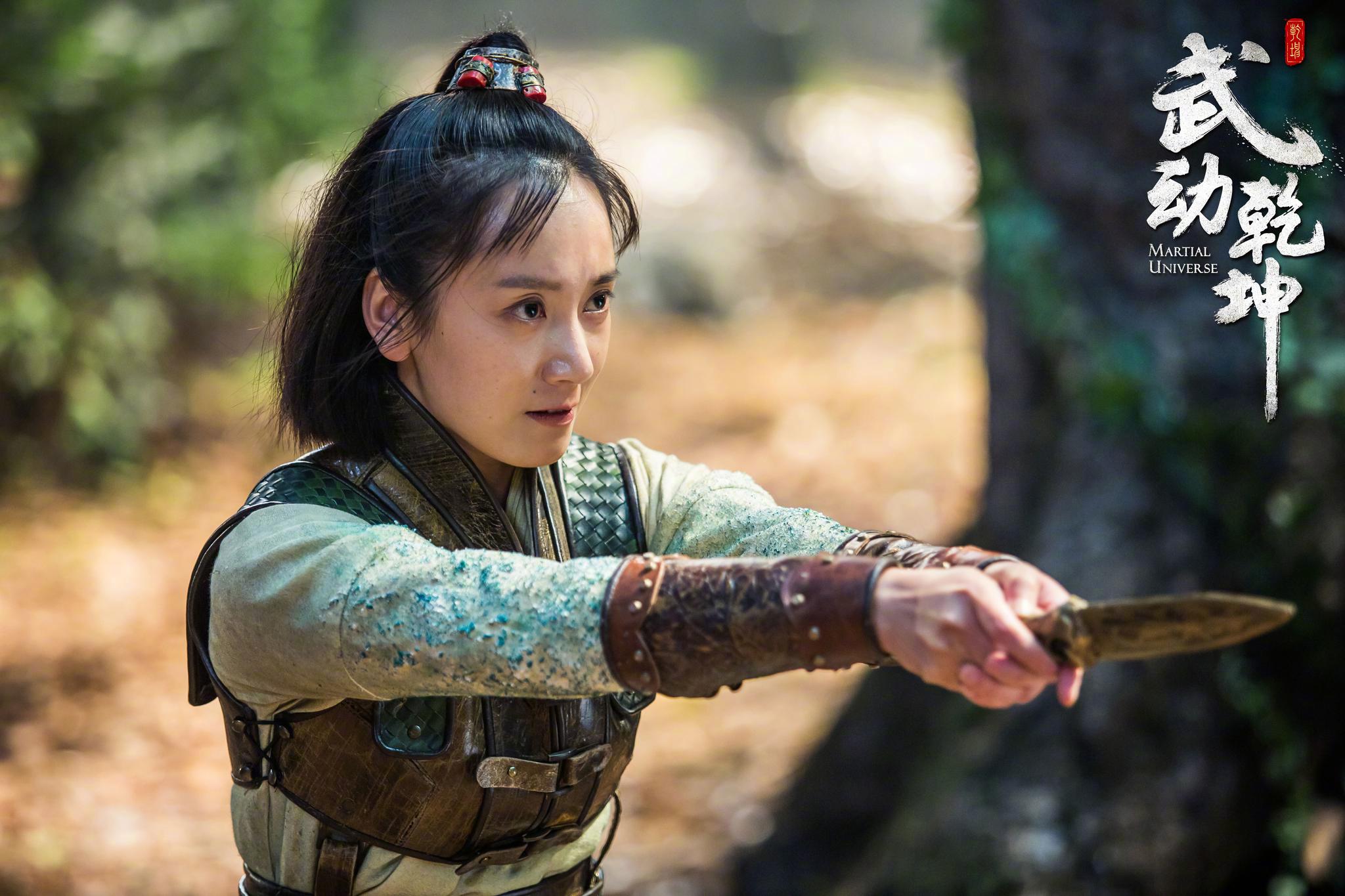 昨晚林青檀董晴终于被黑暗之殿的人接走了马上就要黑衣出现了