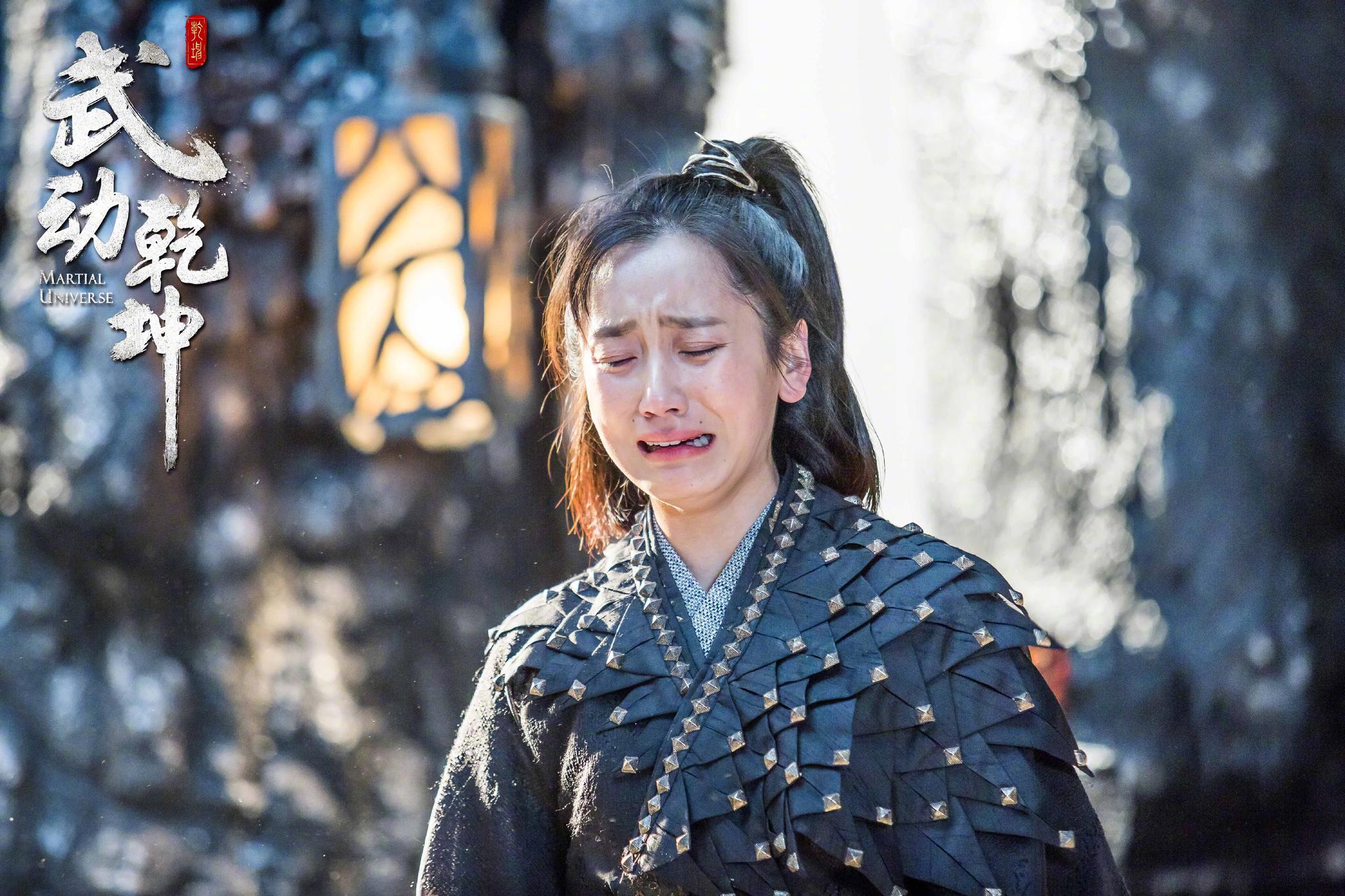 昨晚林青檀董晴终于被黑暗之殿的人接走了马上就要黑衣出现了