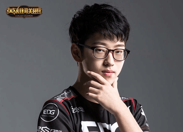 EDG全华班已敲定, 中单SCOUT改国籍后直言