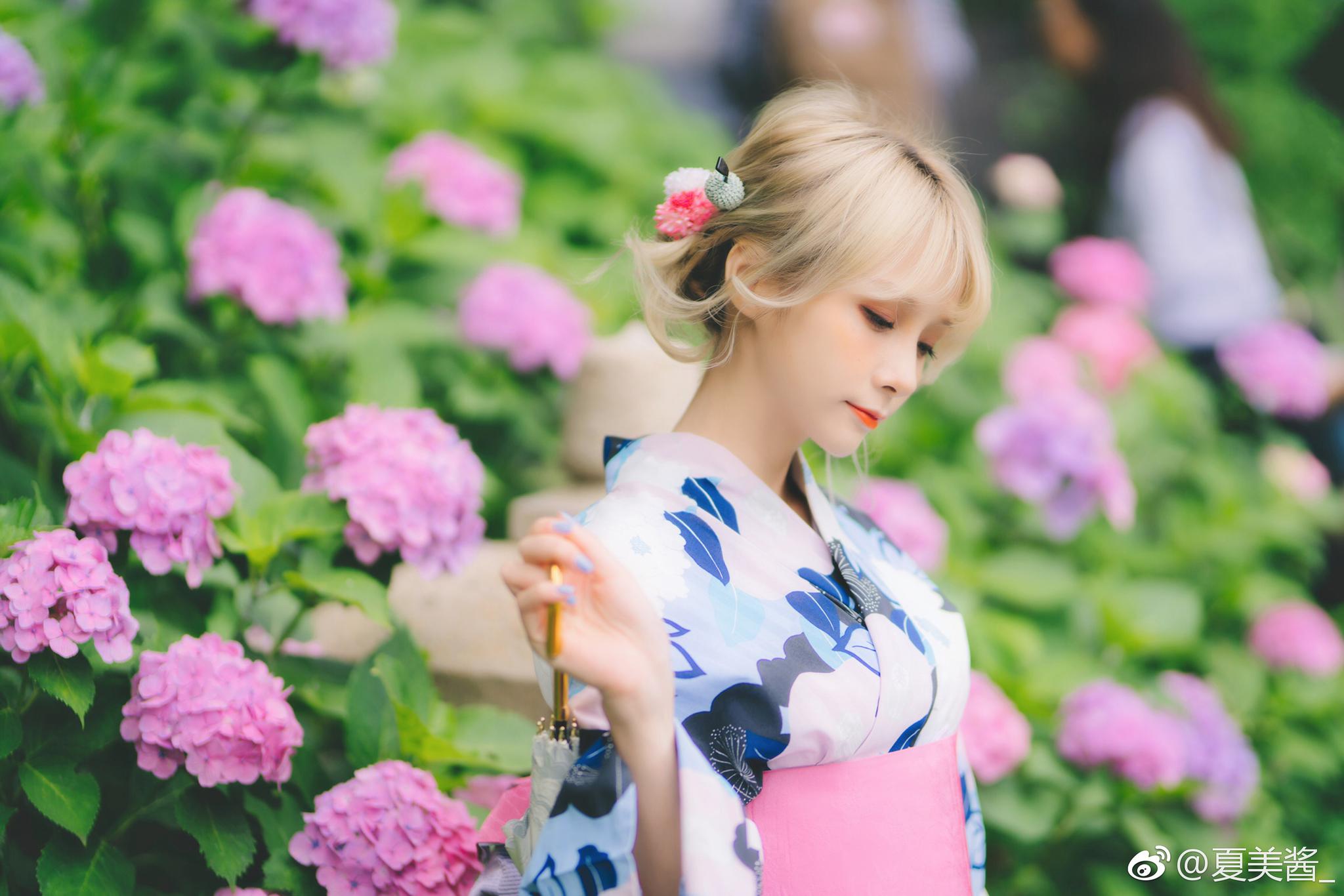 在镰仓赏花拍的一组浴衣 橘里橘气的妆非常显白了 ꌂ