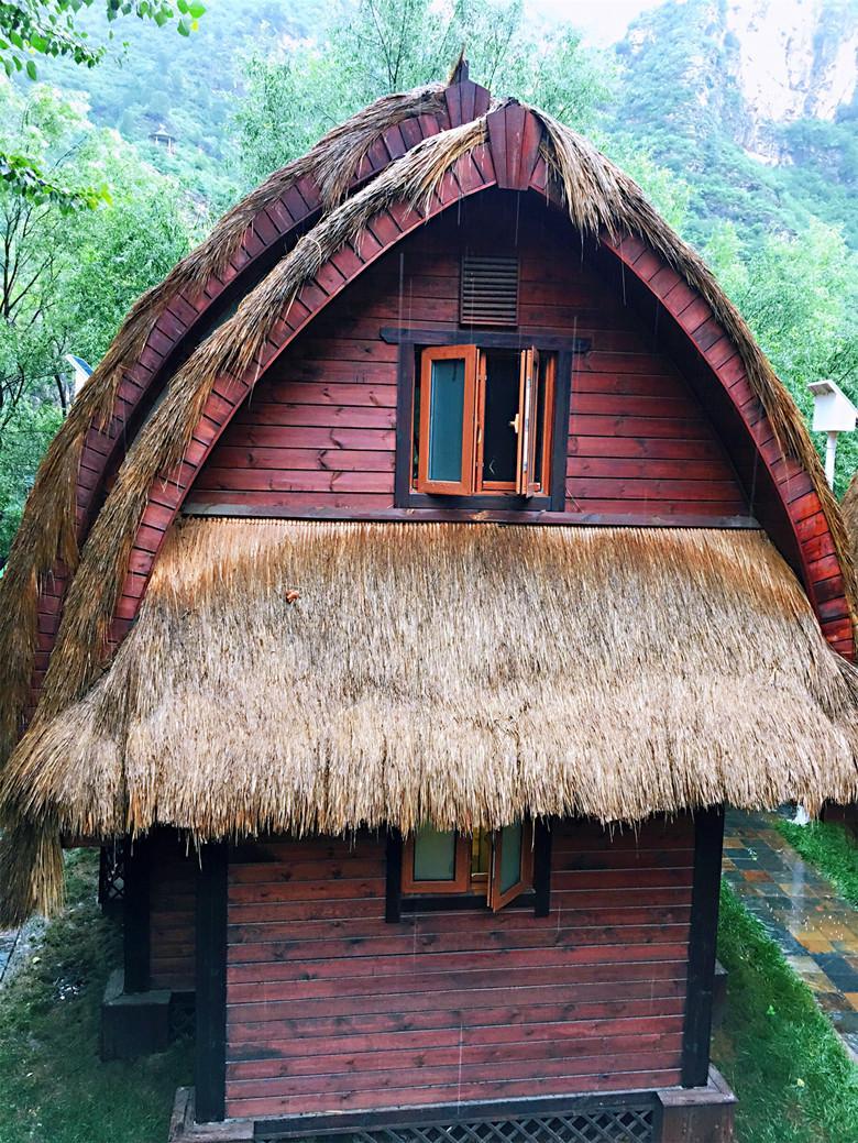 房山霞云岭睡茅草屋,吃土菜,清凉度周末