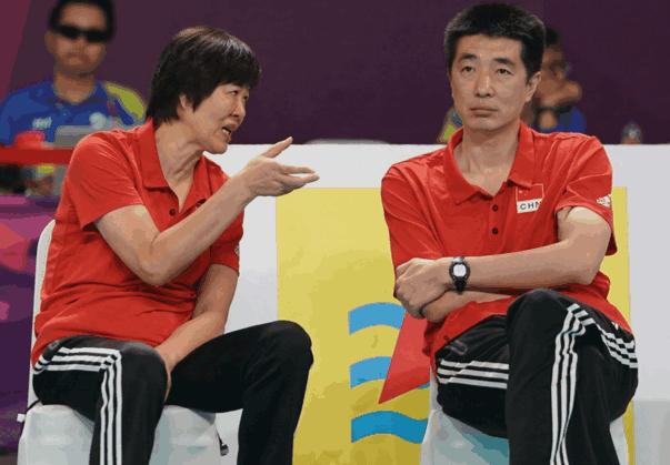 中国女排重夺亚运会金牌,这点就看出郎平和安家杰的区别