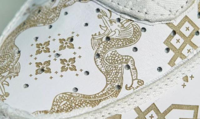 af1丝绸撕开以后是什么样子