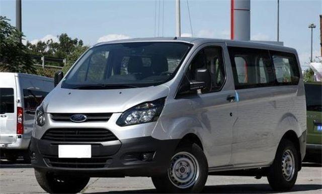 福特这款面包车,比五菱大气多了,拉货拉人都不耽误!