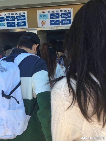 胡先煦在微博大方公布恋情,李兰迪评论送祝福