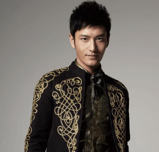 他曾因演技"油腻"被观众吐槽, 如今却与好莱坞巨星飙戏