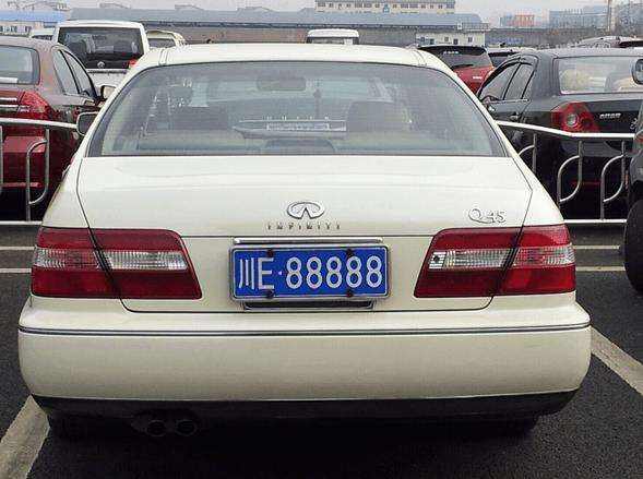 四川省88888车牌挂啥车有凯迪拉克宝马最霸气的是川k