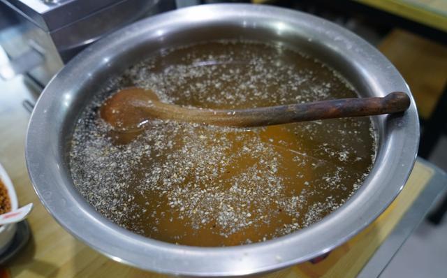 来陕北一定要吃碗延安子长煎饼 要不等于你白来