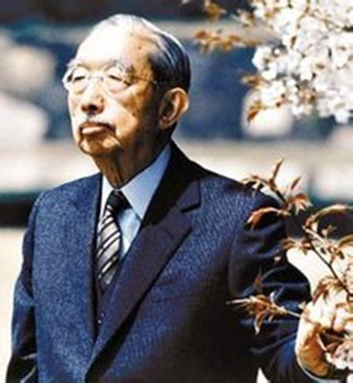 日本昭和天皇为啥支持儿子娶平民?专家:天皇体制面临灭绝