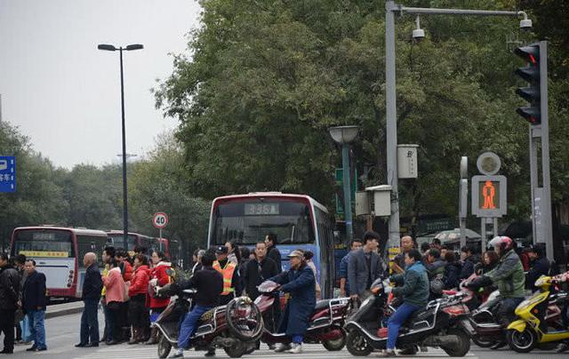 电动车:2亿中国人骑它上下班,俄罗斯却把它制成武器