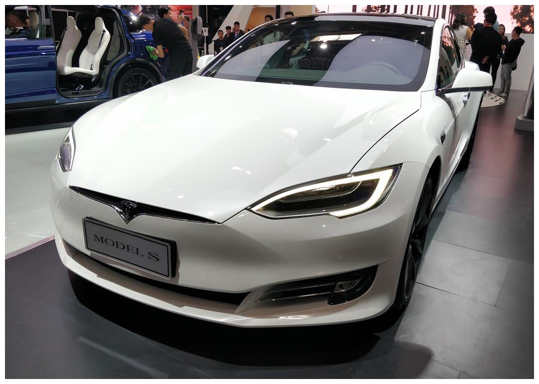 120万的特斯拉轿跑是啥样?看完真车感慨:比德国货还惊艳!