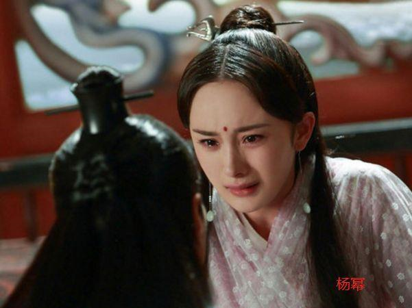 古装剧中女星的哭戏,杨幂感人,华妃霸气,她的一滴泪被说像经典