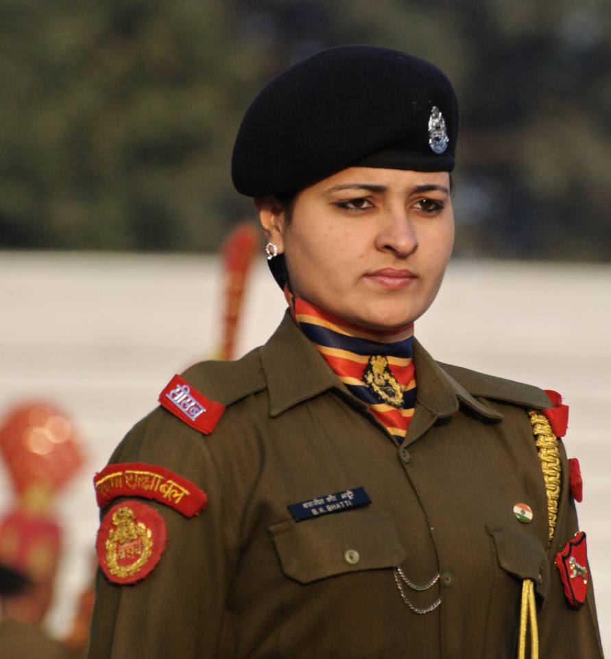 真相令人感到心酸|印度|女兵|女性_新浪网