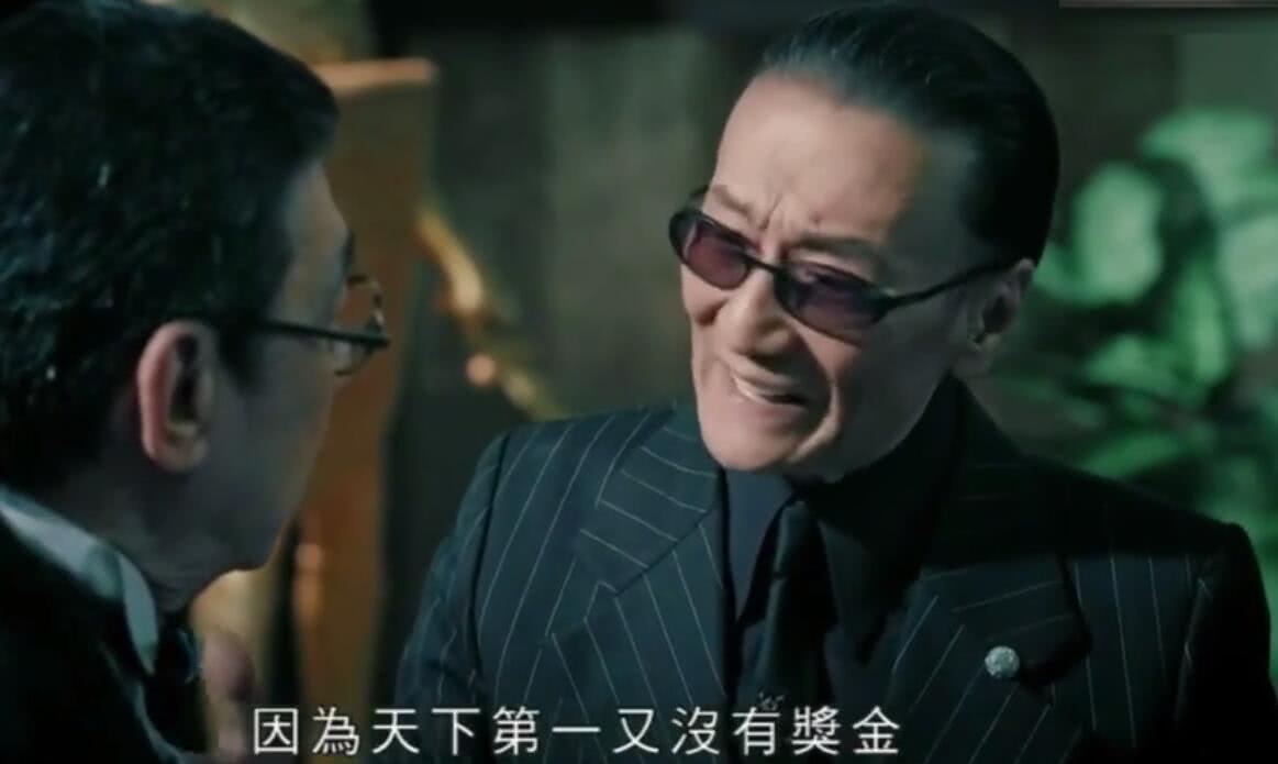 年轻时候的谢贤拍了很多经典的电视剧,他也是被大家公认为一代赌神