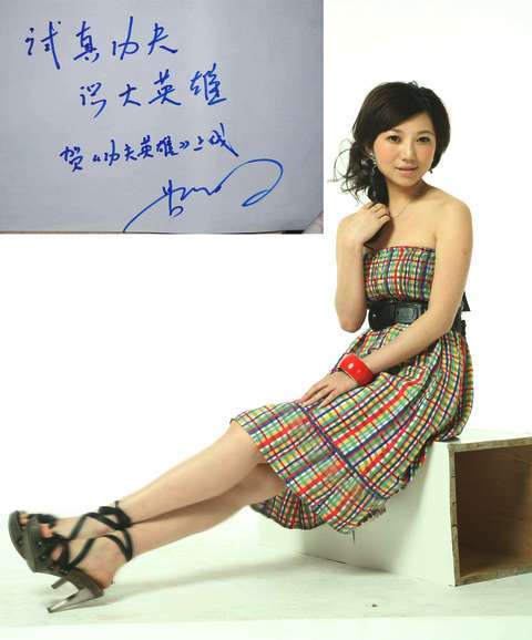 步非烟可以超越金庸绝不可革他的命因为她还嫩需要继续成长