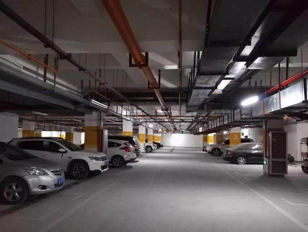 相信绝大多数人都有过到地下车库停车的经历,如果不是自己买下的固定