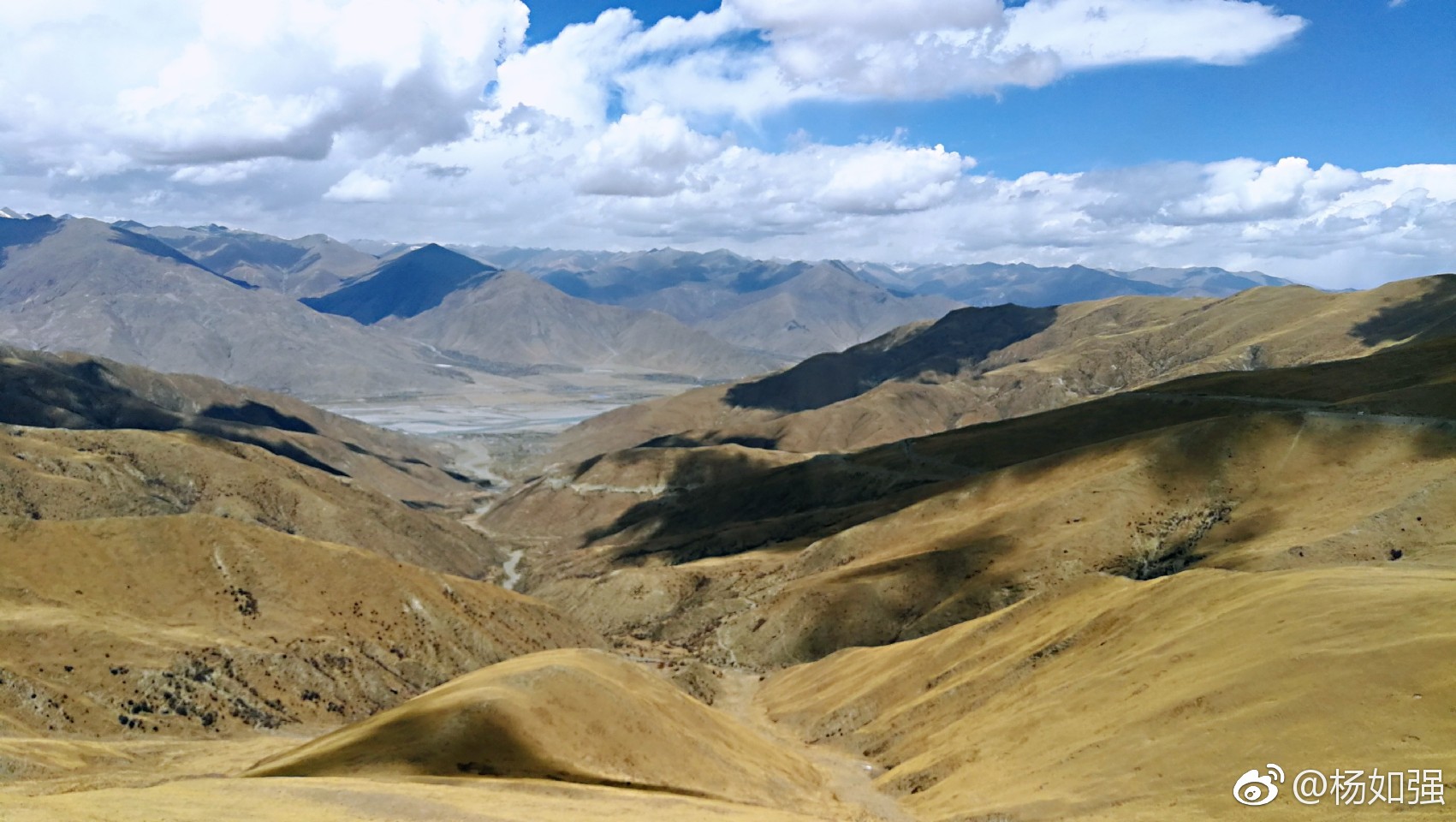雅江河谷(海拔4280米),景色唯美壮观