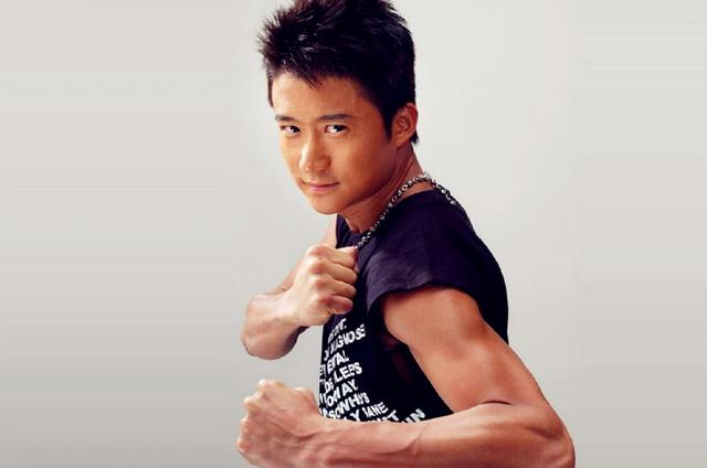 吴京被问儿子变"娘"怎么办5字霸气回应,今吴所谓成小男子汉