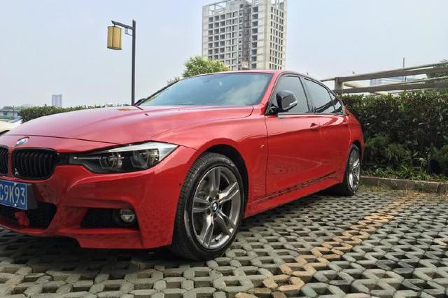 宝马320li曜夜落地20天,哈曼卡顿音响不敢放大声!