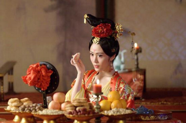 皇宫妃子三千,宫女无数,光化妆品一年花40万两,开销如何支撑?