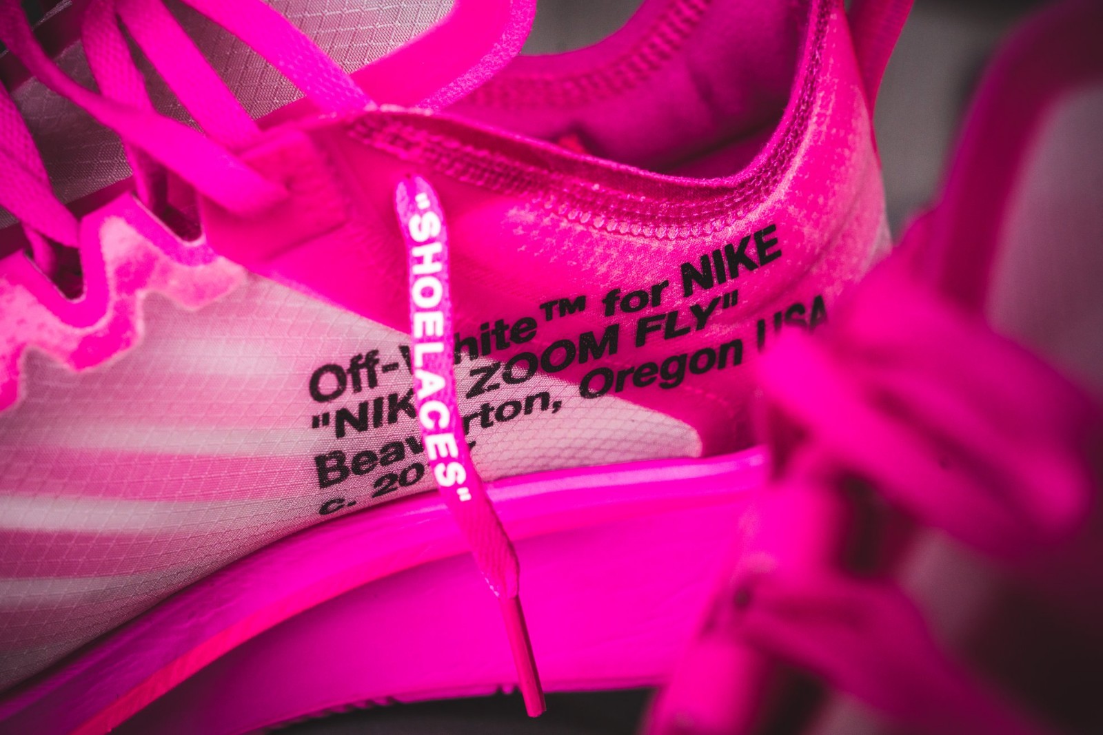 透明跑鞋也可以很骚的,off-white x nike 新款即将发售!