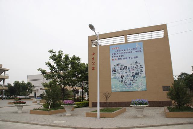 毕业十八年重返母校,寻找记忆里的羌白初中