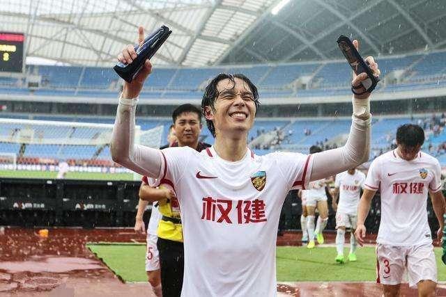 皇马大牌出走中超?5倍年薪很诱惑,球迷:张修维