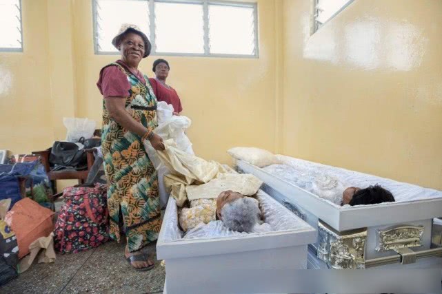 实拍非洲土豪葬礼,改变你对非洲很贫穷的看法__财经头条