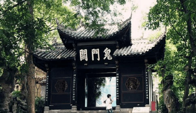 中国最"诡异"的景区:白天的时候人山人海,一到晚上没人敢去