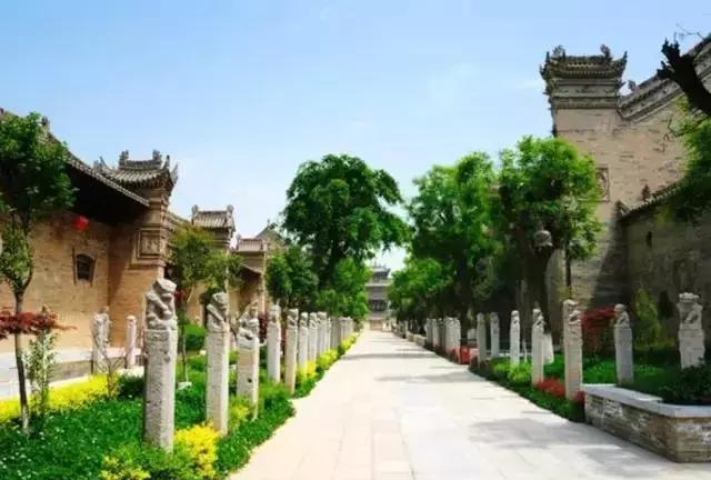1974年,秦始皇地下军团的出土使西安成为世界焦点,临潼的这一坑坑