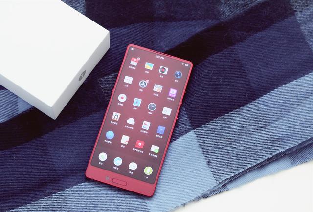 诚意满满全面屏坚果3手机开箱来了