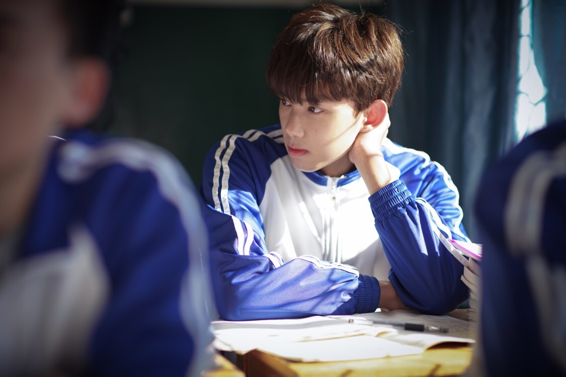 瞧瞧这校服四连拍!