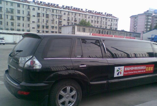 又一款国产礼宾车加长江淮瑞鹰现身合肥车长62米