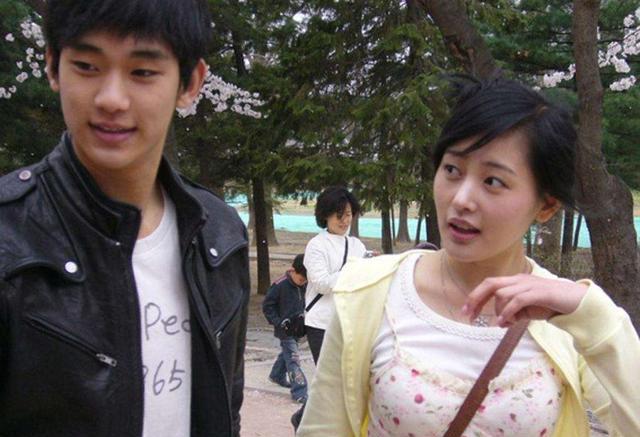 主演一部剧走红全国,去年主演电影票房8亿|张天爱|金秀贤|走红_新浪