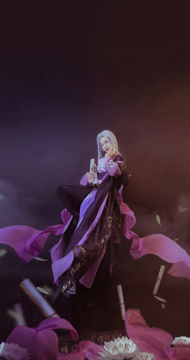 和coser的聊天记录,关注公众号   yomoshe摄影: 困困跳跳酱朔雪花姐cn