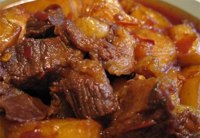 在家里炖牛肉,怎么才能炖的烂又好吃?一学就会的家常配方,收藏