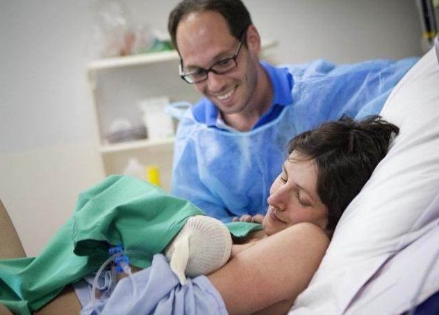 新生儿第一口到底是先吃母乳,还是先喝水?看看你做对了吗?|新生儿|母